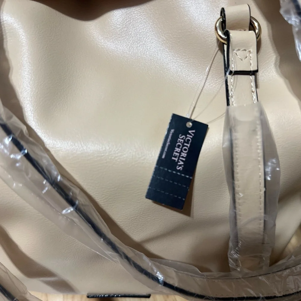 NWT Victoria Secret Cream handbag black Satin inner lining